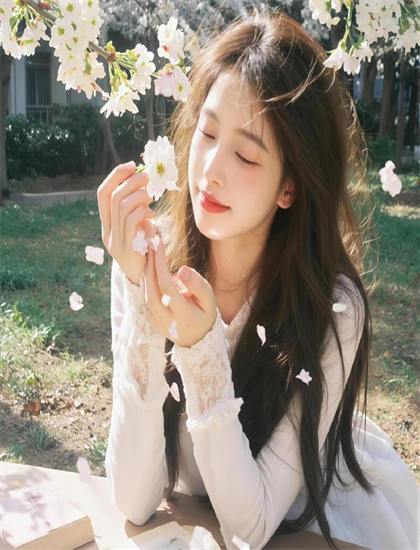 《我的女友20岁》的文化批评：历史的事件再现与当代启示 认识艺术的文化教育功能